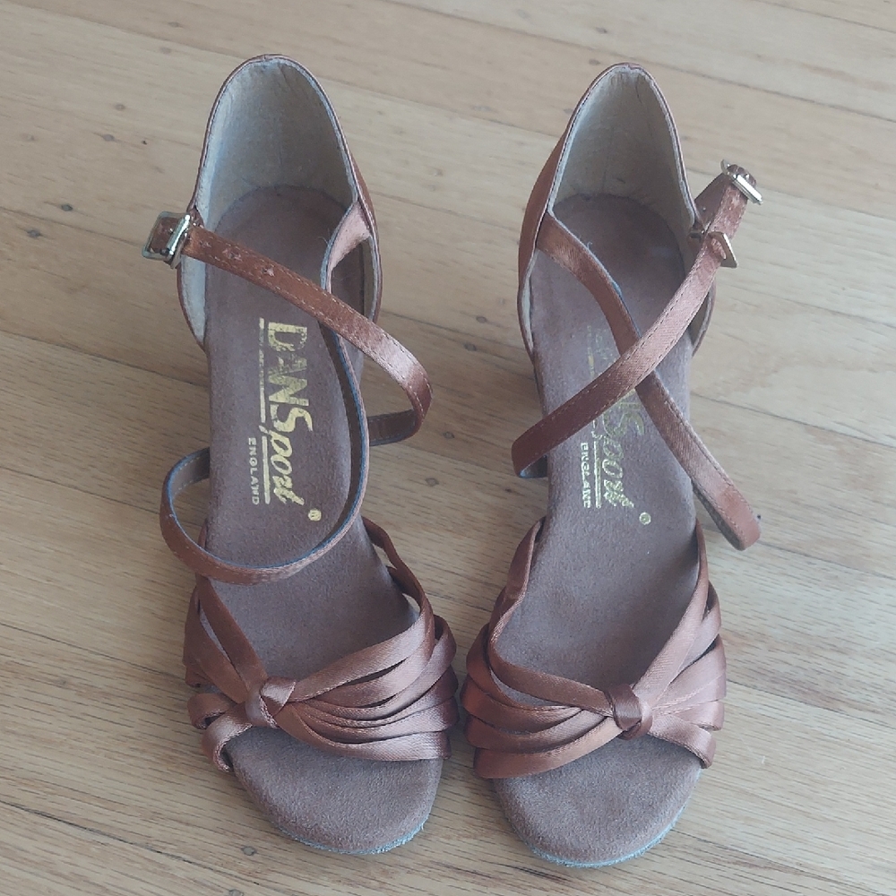 Girl's Size 1 Brown/Copper Strappy Dance Shoes - 1.5 Heels